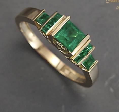 Anillo de oro 8